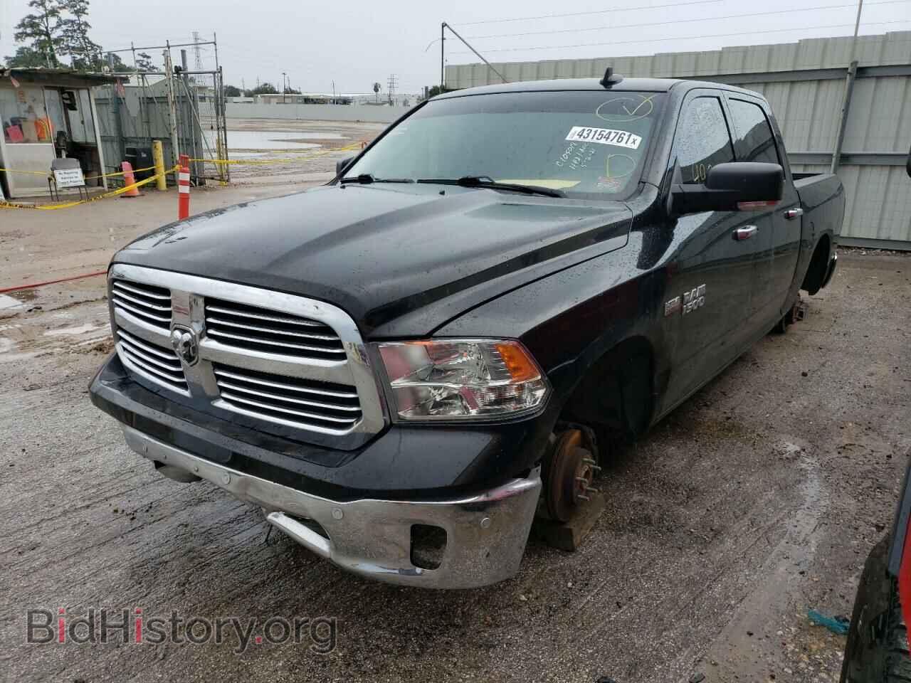 2017 RAM 1500 - VIN: 3C6RR6LT6HG738325 - Photo 2