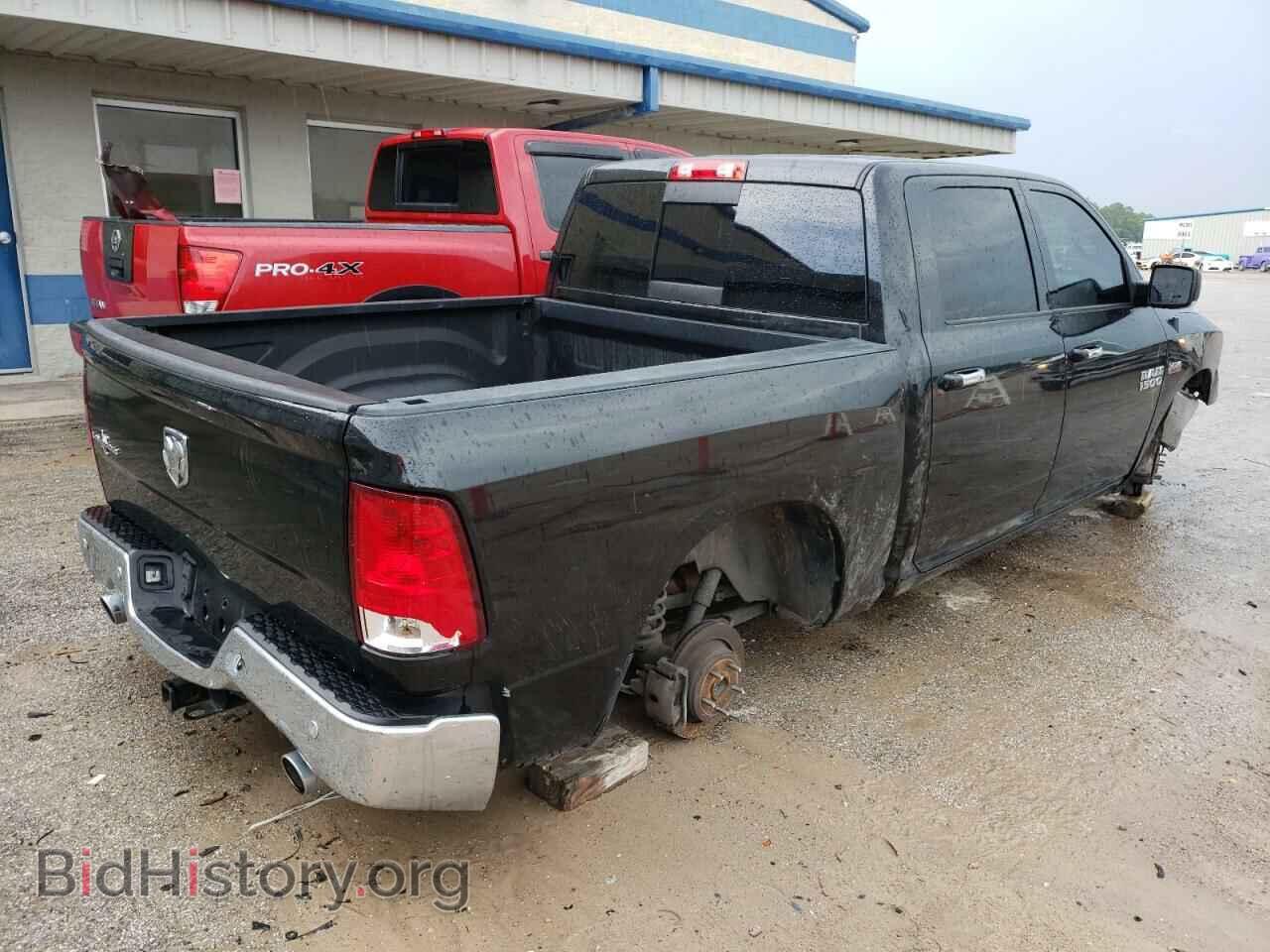 2017 RAM 1500 - VIN: 3C6RR6LT6HG738325 - Photo 4
