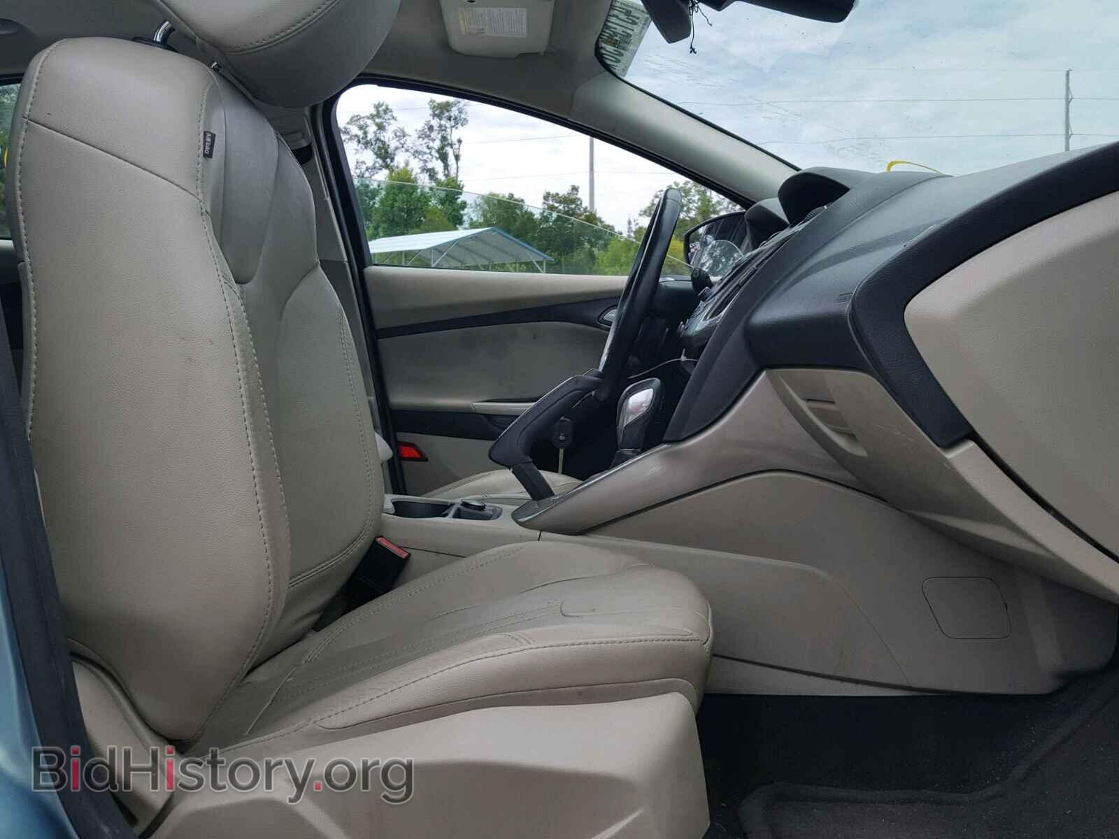 2012 Ford FOCUS (VIN 1FAHP3M21CL473684) — photo 5 of 10