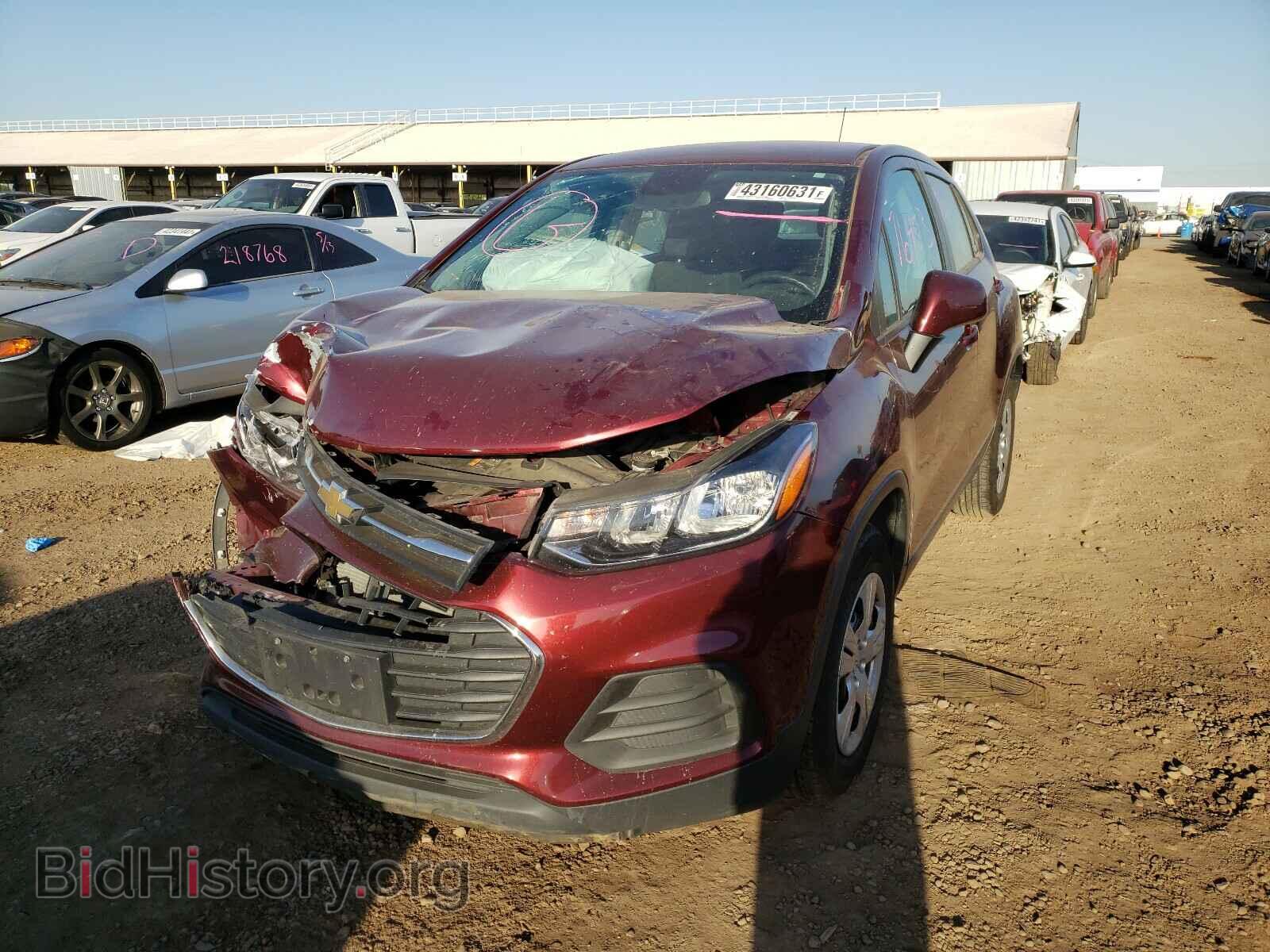 2017 CHEVROLET TRAX - VIN: 3GNCJKSB6HL215215 - Фото 2