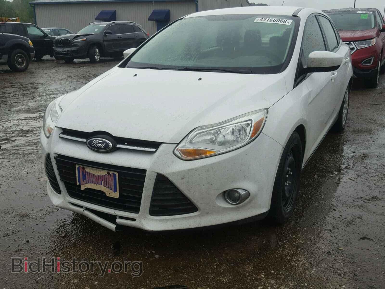 2012 Ford FOCUS (VIN 1FAHP3F20CL409858) — фото 2 из 10