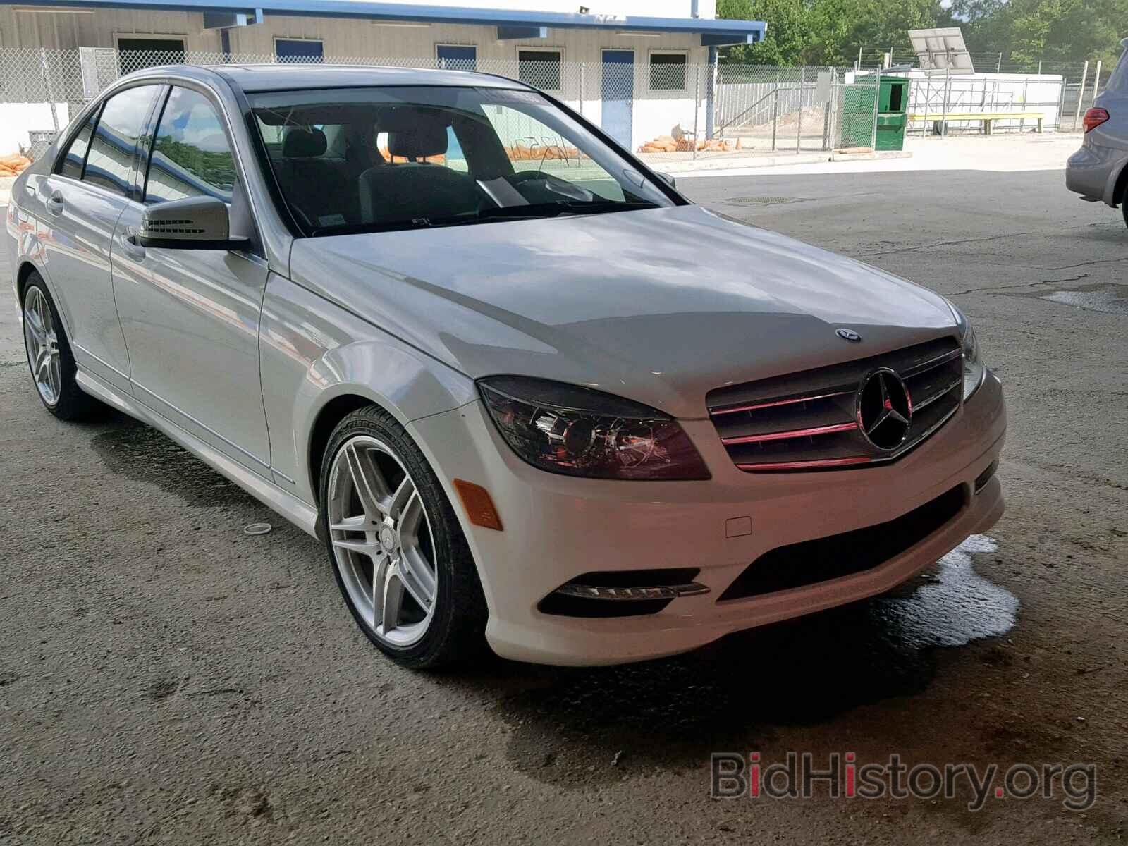 Photo WDDGF5EBXBA452562 - MERCEDES-BENZ C CLASS 2011