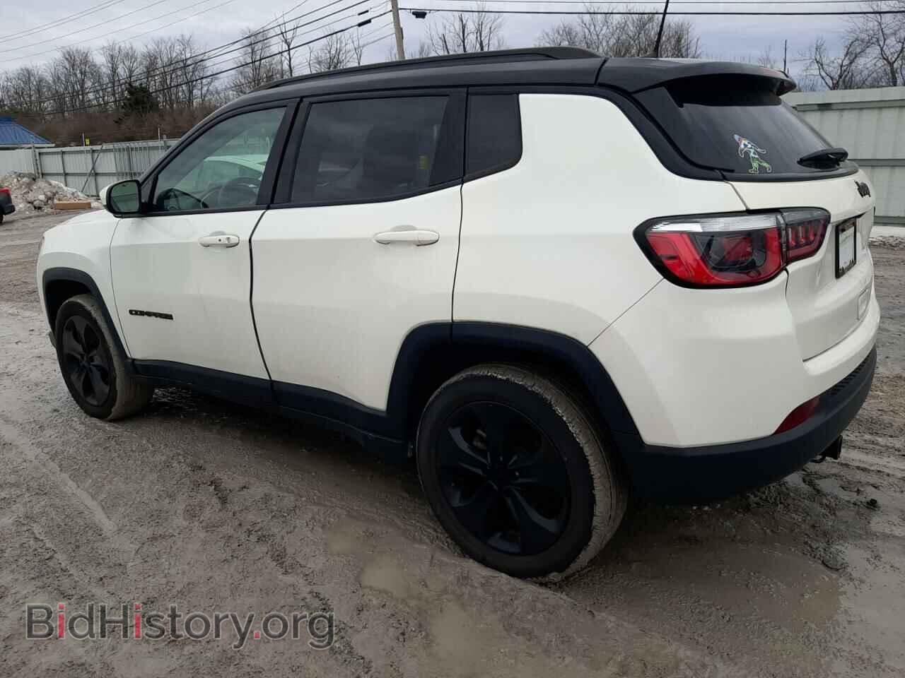 2018 JEEP COMPASS - VIN: 3C4NJDBB7JT452945 - Photo 2