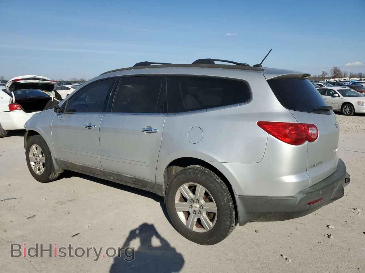 2010 CHEVROLET TRAVERSE - VIN: 1GNLRGED7AS104733 - Фото 2