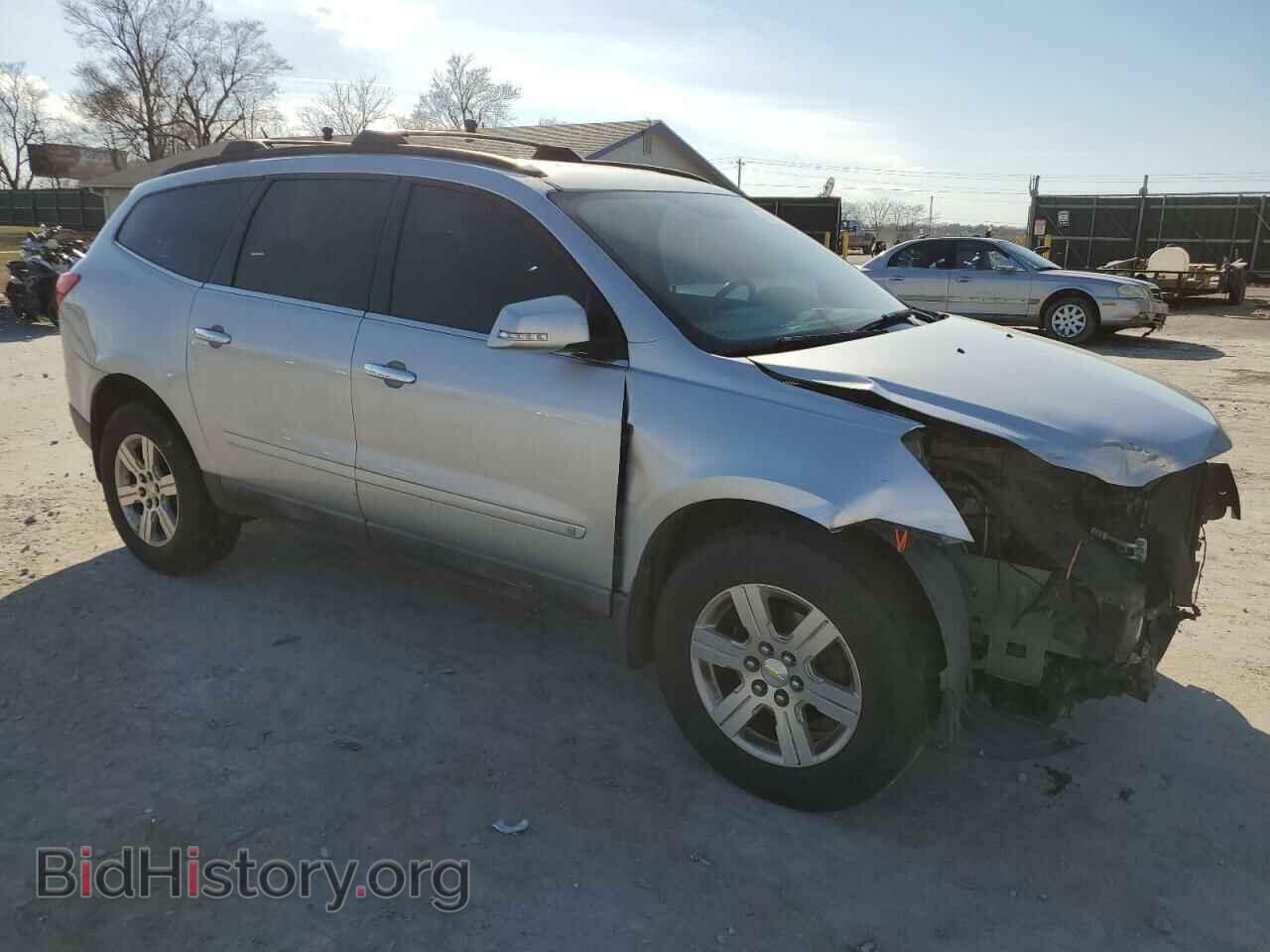 2010 CHEVROLET TRAVERSE - VIN: 1GNLRGED7AS104733 - Фото 4