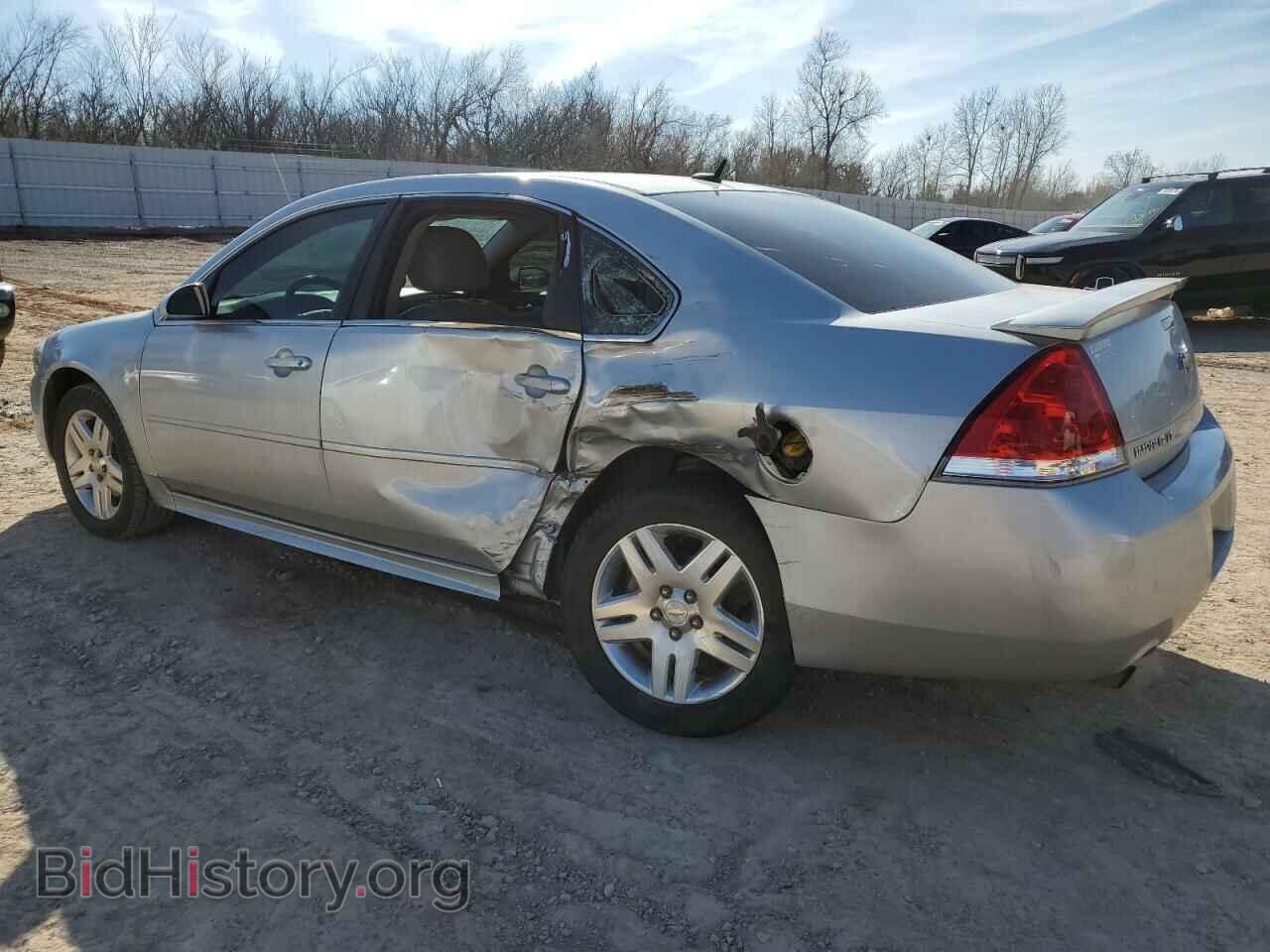 2013 CHEVROLET IMPALA - VIN: 2G1WB5E38D1159470 - Фото 2
