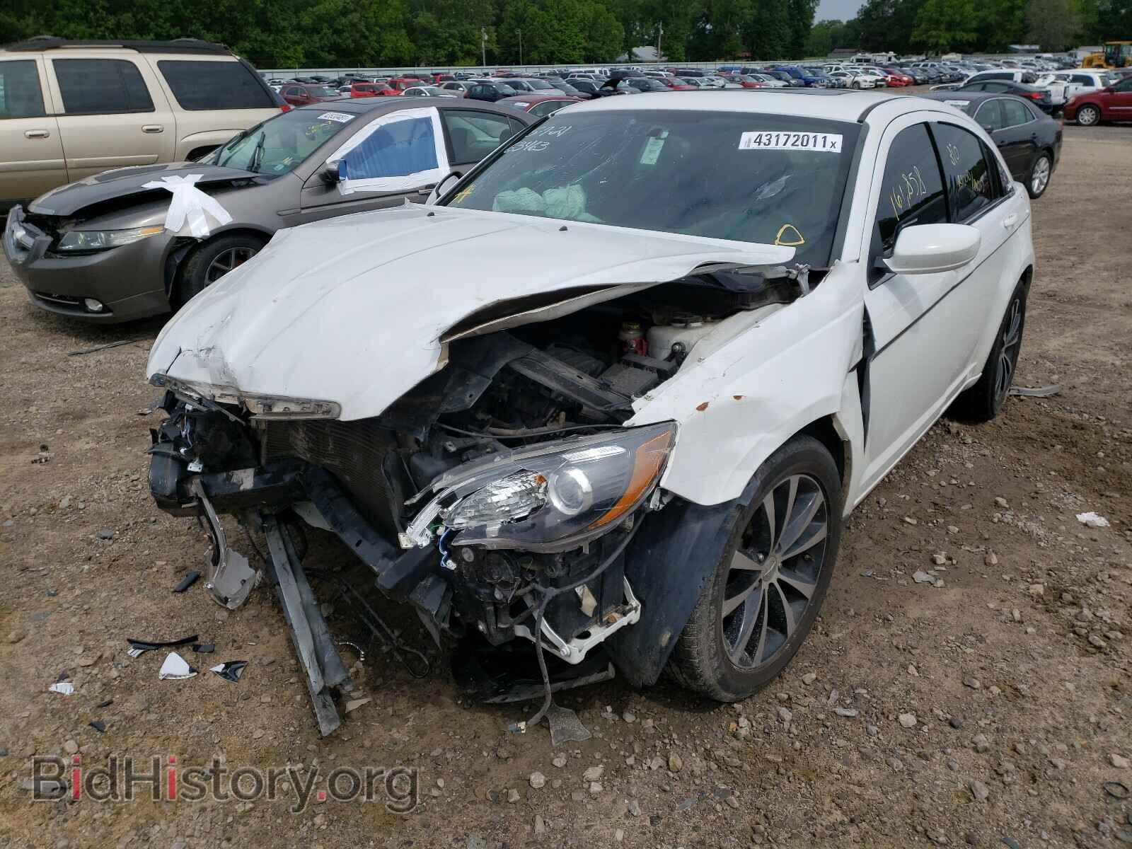 2013 CHRYSLER 200 - VIN: 1C3CCBBB1DN601011 - Фото 2