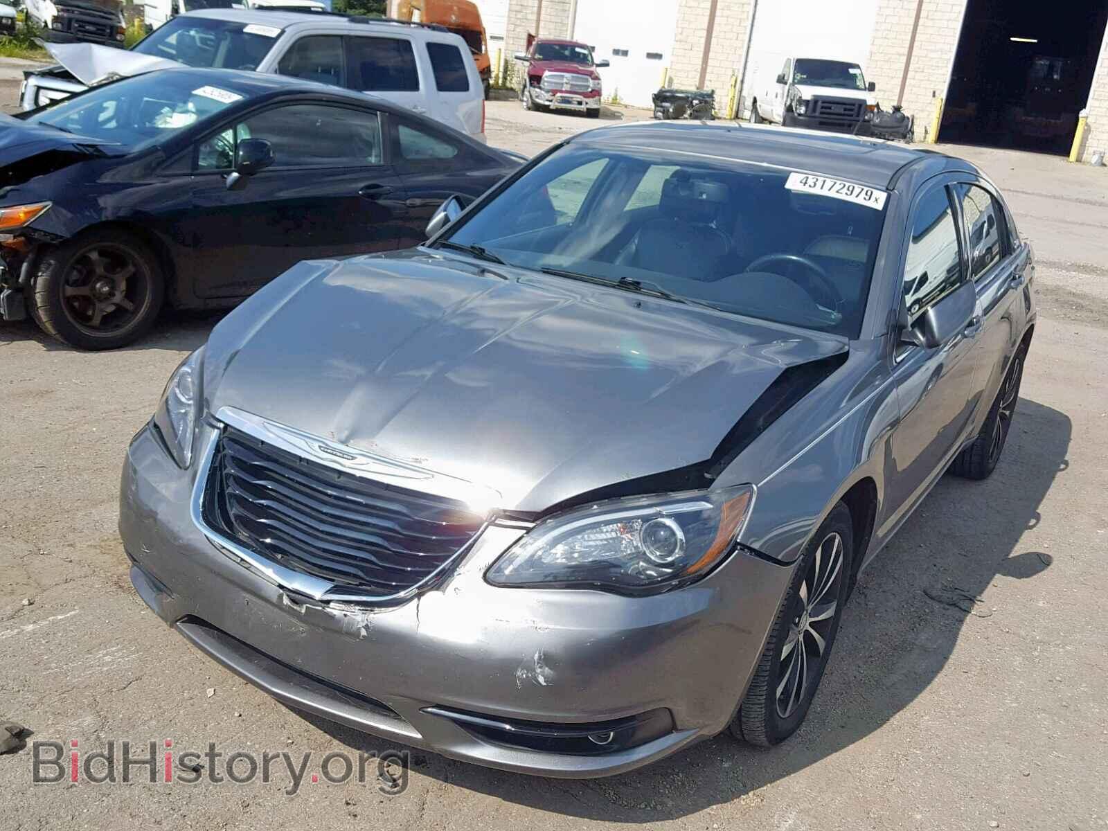 2011 CHRYSLER 200 - VIN: 1C3BC8FG2BN597133 - Фото 2