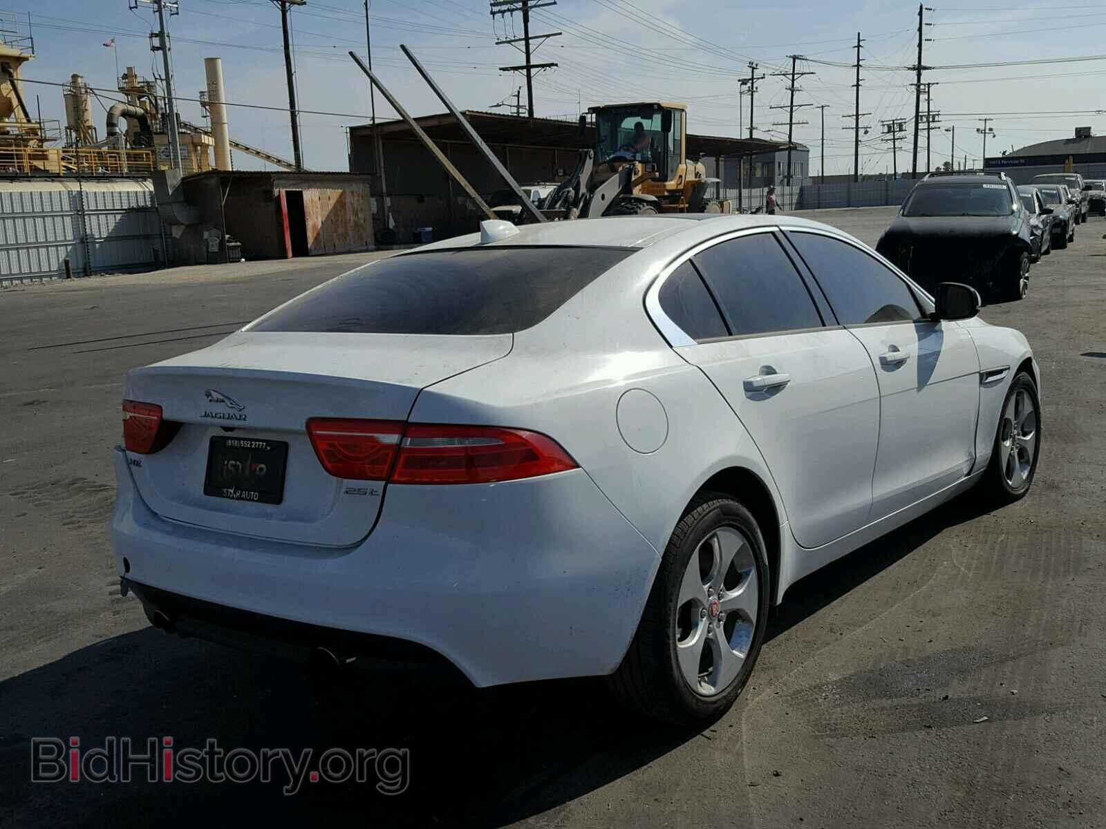 2017 JAGUAR XE - VIN: SAJAR4BG0HA975469 - Фото 4