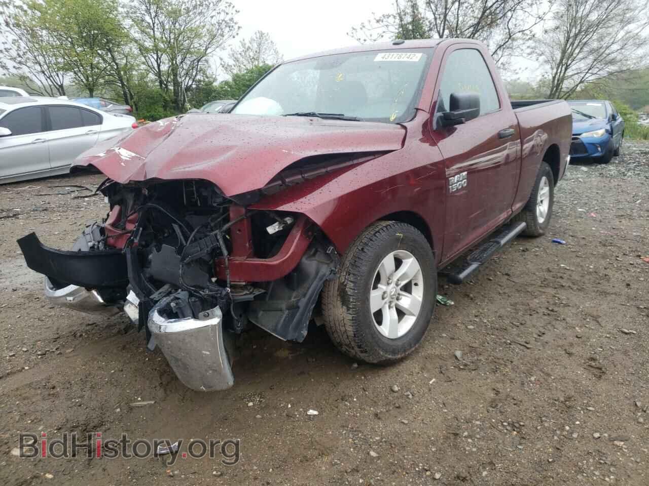 2018 RAM 1500 - VIN: 3C6JR6AG0JG195031 - Фото 2