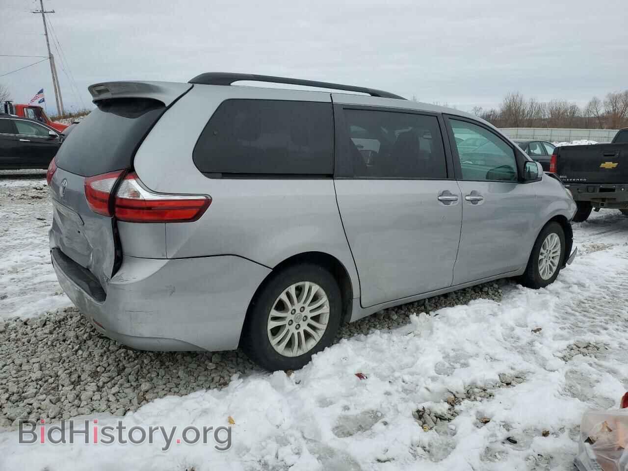 2017 TOYOTA All Models - VIN: 5TDYZ3DC6HS814550 - Фото 3