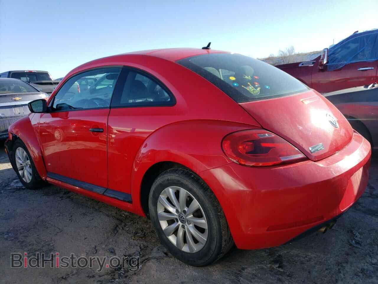 2013 VOLKSWAGEN BEETLE - VIN: 3VWFP7AT1DM661852 - Фото 2