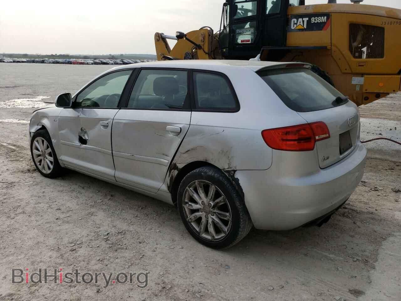 2010 AUDI A3 - VIN: WAUBFAFM9AA160426 - Фото 2