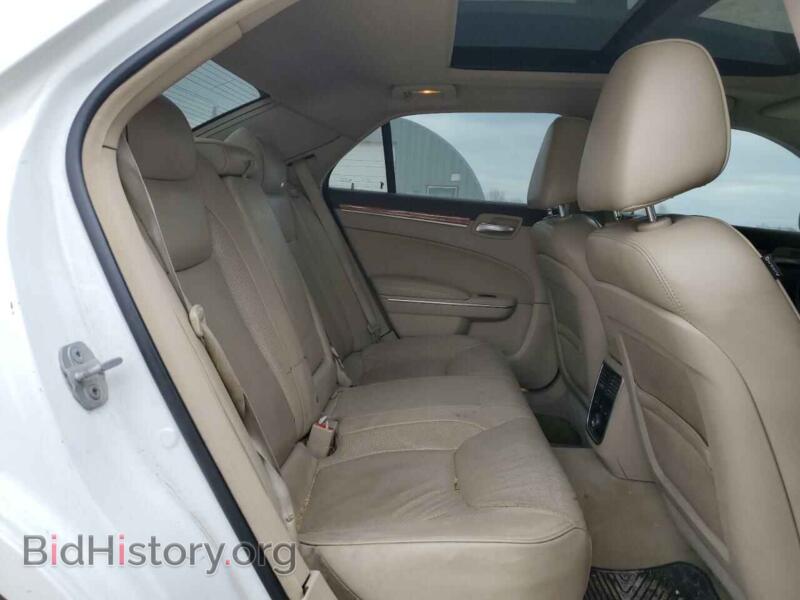2012 Chrysler 300 (VIN 2C3CCAET0CH160901) — photo 10 of 12