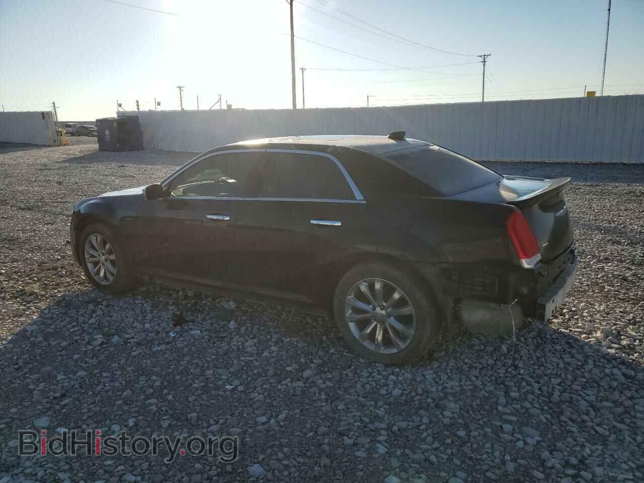 2017 CHRYSLER 300 - VIN: 2C3CCAKG1HH616502 - Фото 2