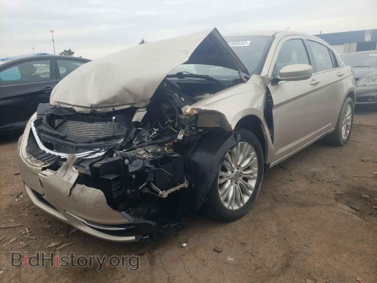 2013 CHRYSLER 200 - VIN: 1C3CCBBB5DN694275 - Фото 2