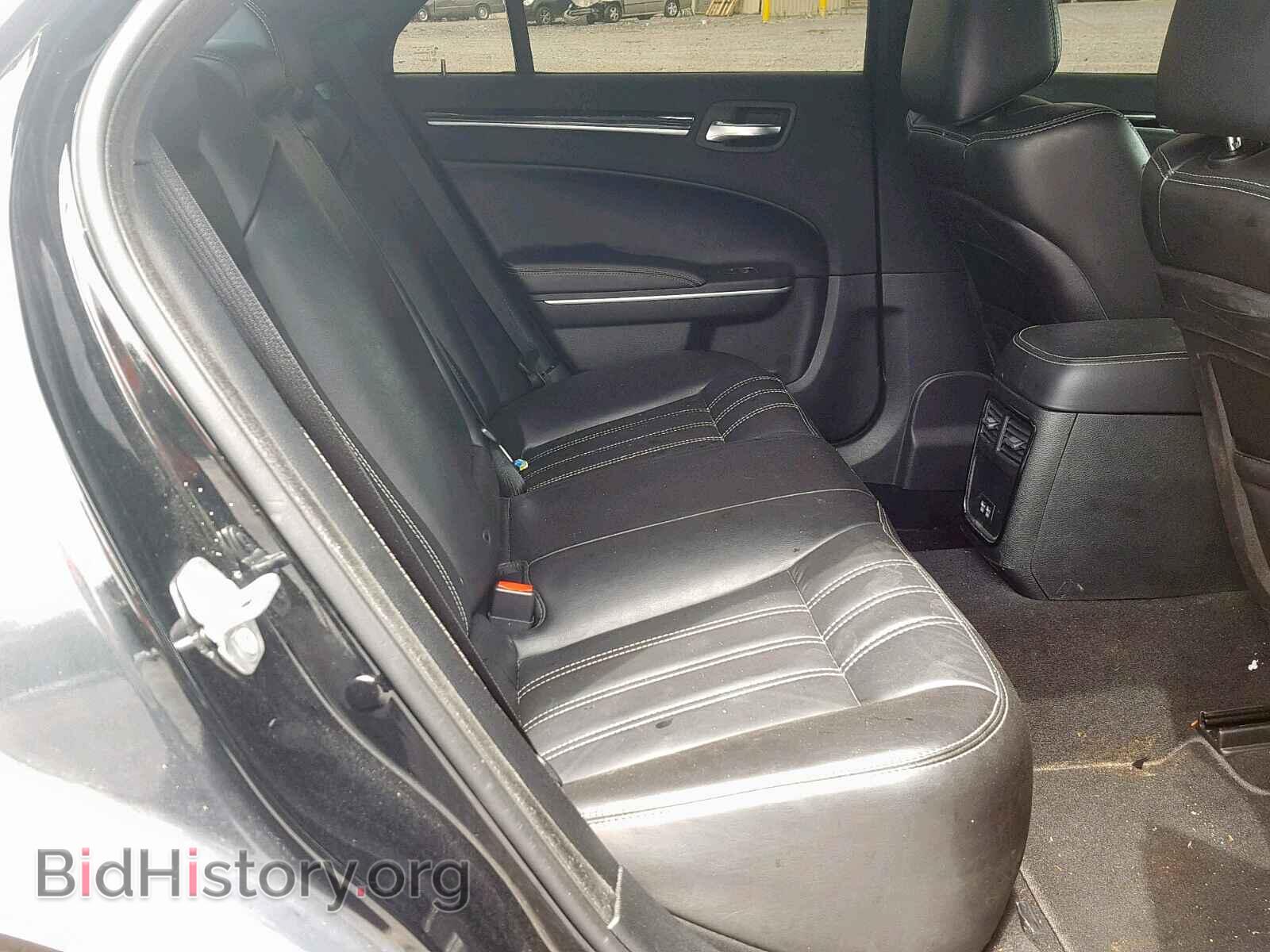 2019 CHRYSLER 300 - VIN: 2C3CCABG0KH516298 - Фото 6
