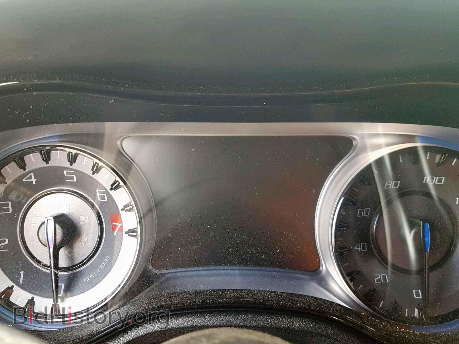 2019 CHRYSLER 300 - VIN: 2C3CCABG0KH516298 - Фото 8