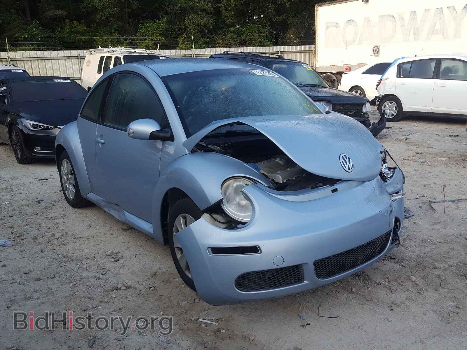 Photo 3VWPW3AG8AM030093 - VOLKSWAGEN BEETLE 2010