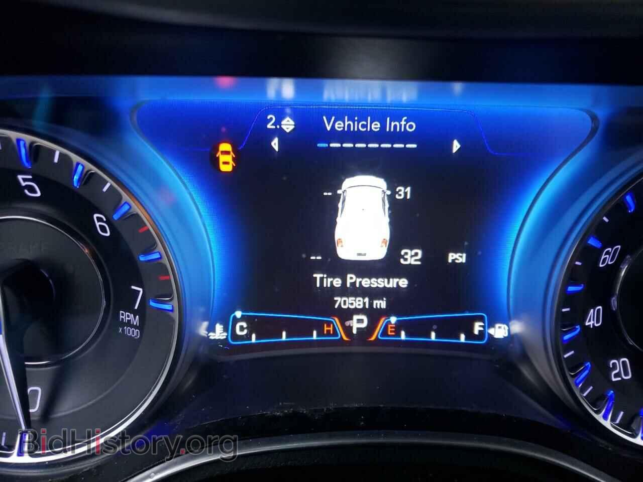 2018 CHRYSLER 300 - VIN: 2C3CCAKG2JH177378 - Фото 9
