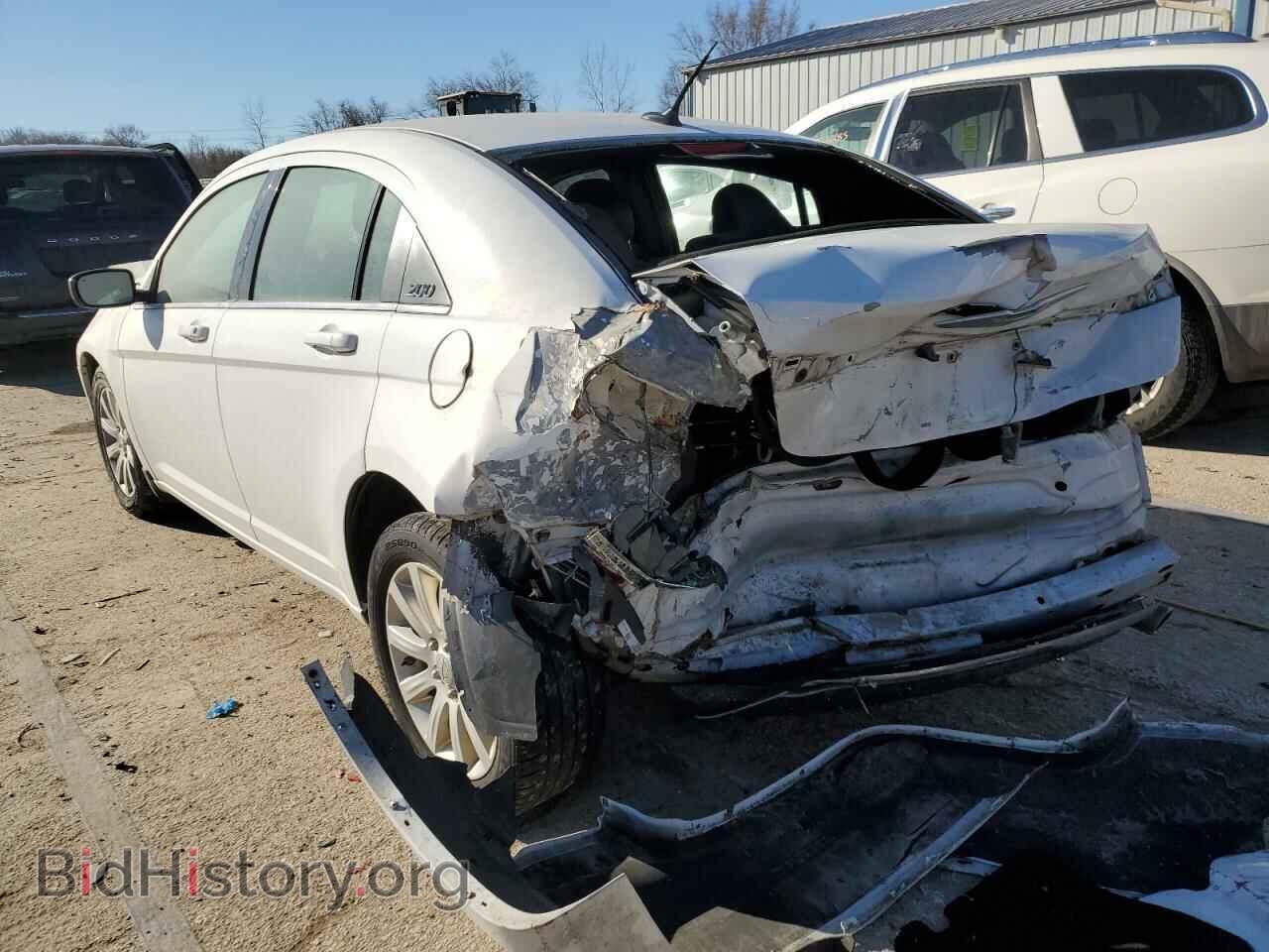 2012 CHRYSLER 200 - VIN: 1C3CCBBG7CN106824 - Фото 2