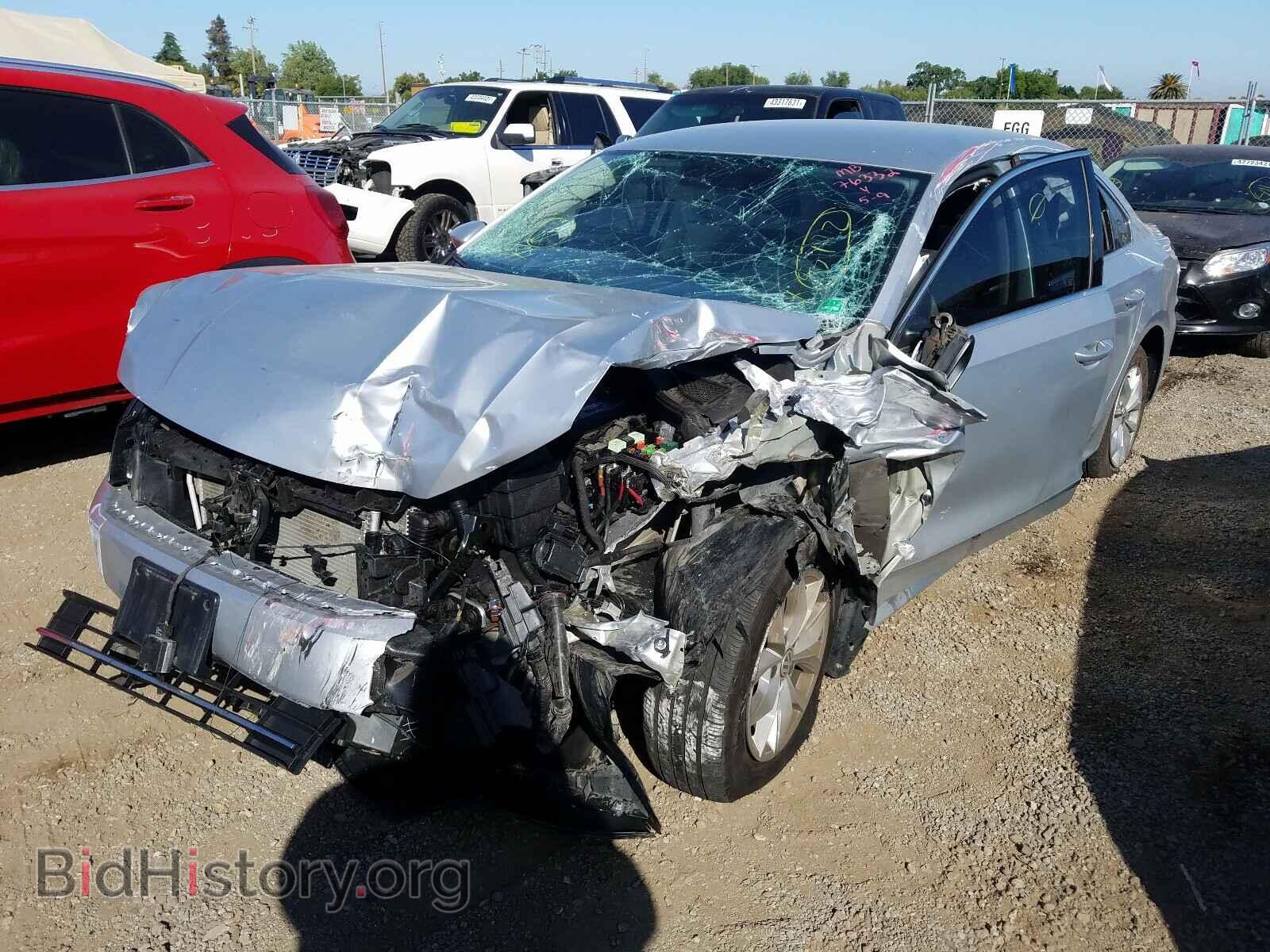2017 VOLKSWAGEN PASSAT - VIN: 1VWAT7A34HC016321 - Фото 2