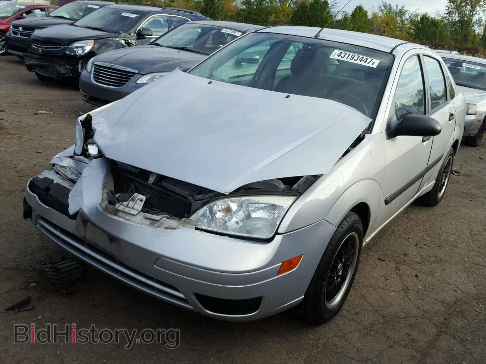 2007 FORD FOCUS - VIN: 1FAFP34N07W310630 - Фото 2