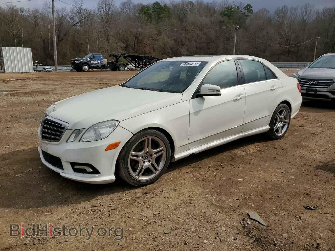 Photo WDDHF8HB1BA404997 - MERCEDES-BENZ E-CLASS 2011