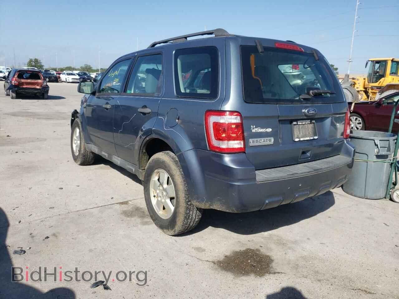 2011 FORD ESCAPE - VIN: 1FMCU0C70BKB44001 - Фото 3