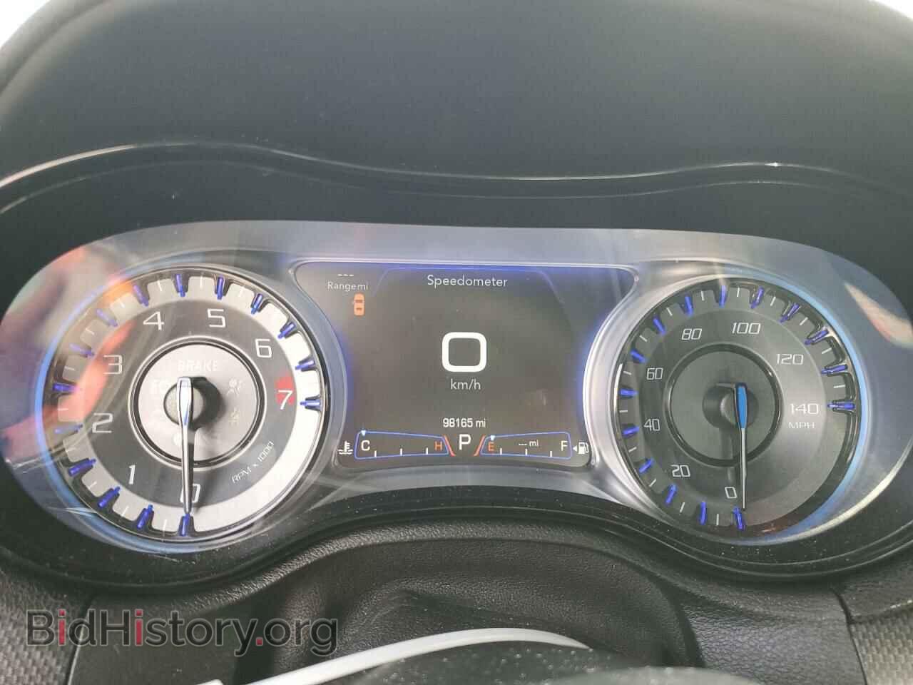 2016 CHRYSLER 300 - VIN: 2C3CCAGG2GH208808 - Фото 9