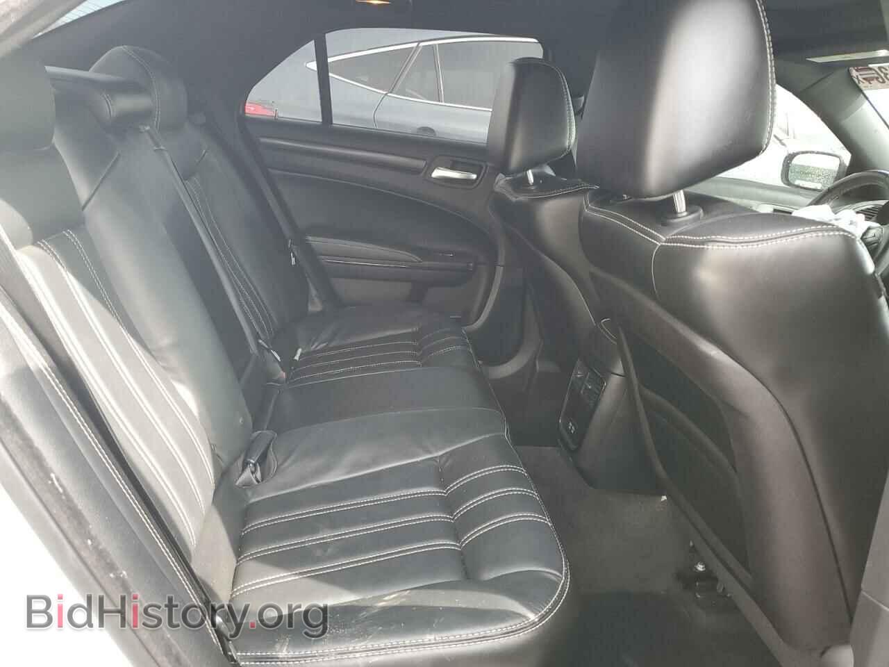 2016 CHRYSLER 300 - VIN: 2C3CCAGG2GH208808 - Фото 10