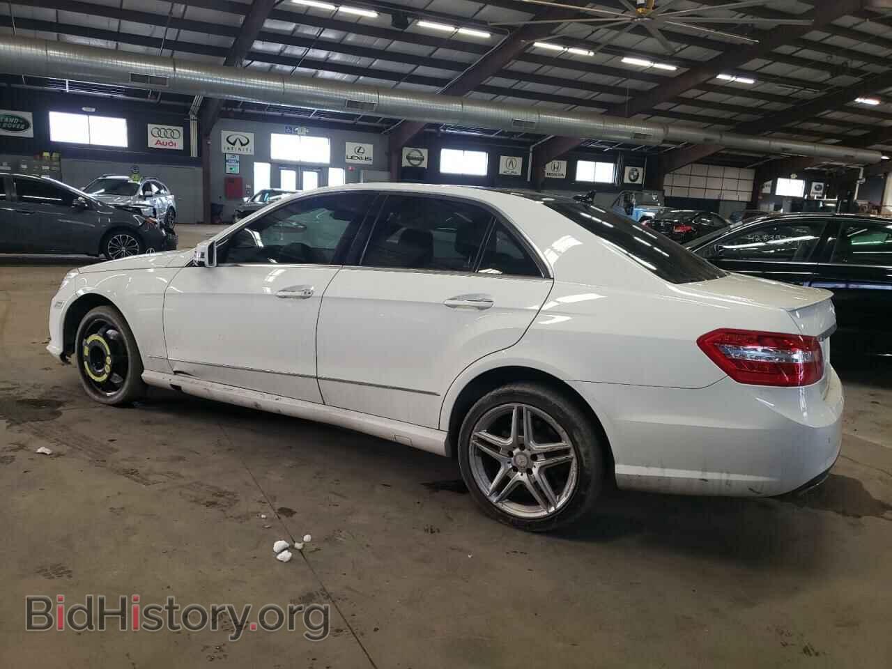 2011 MERCEDES-BENZ E-CLASS - VIN: WDDHF9AB8BA389608 - Фото 2