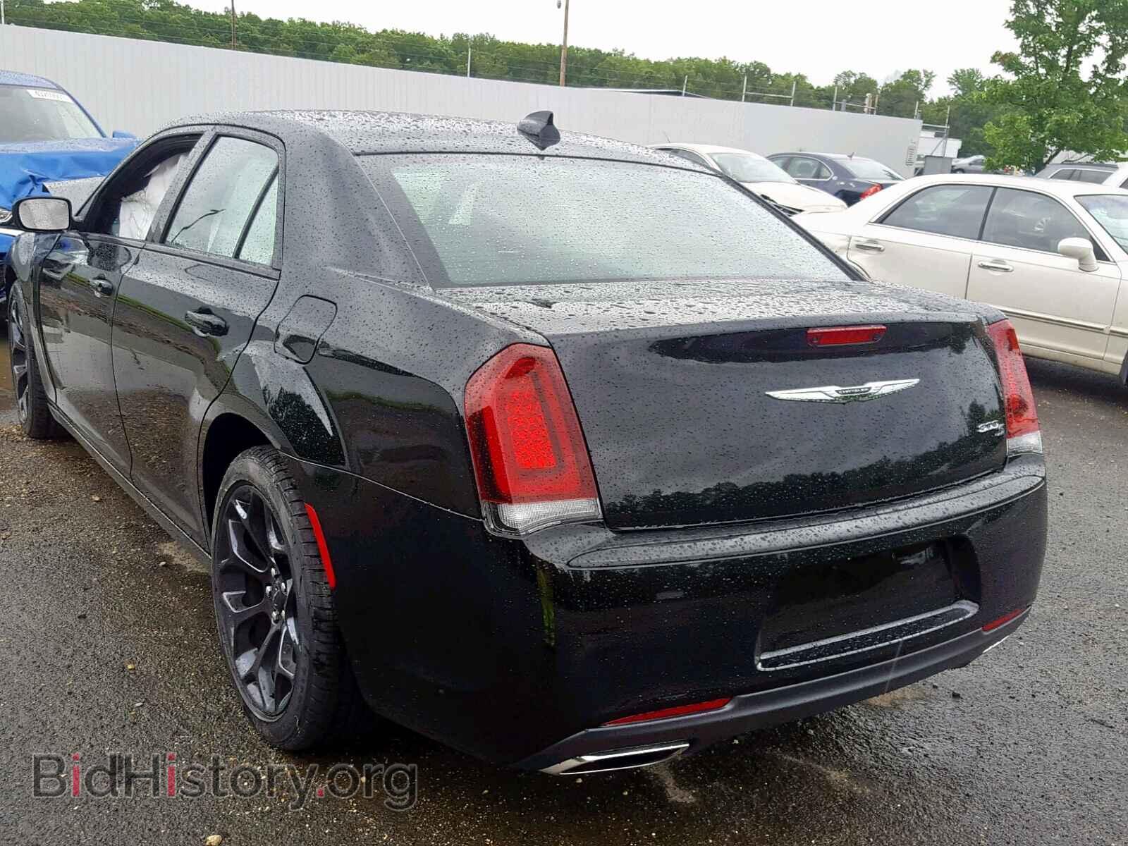2019 CHRYSLER 300 - VIN: 2C3CCABG2KH660287 - Фото 3