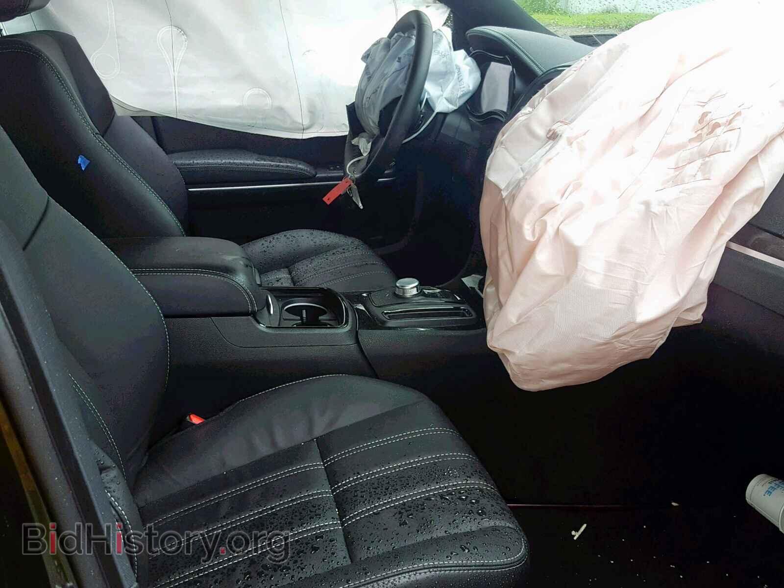 2019 CHRYSLER 300 - VIN: 2C3CCABG2KH660287 - Фото 5