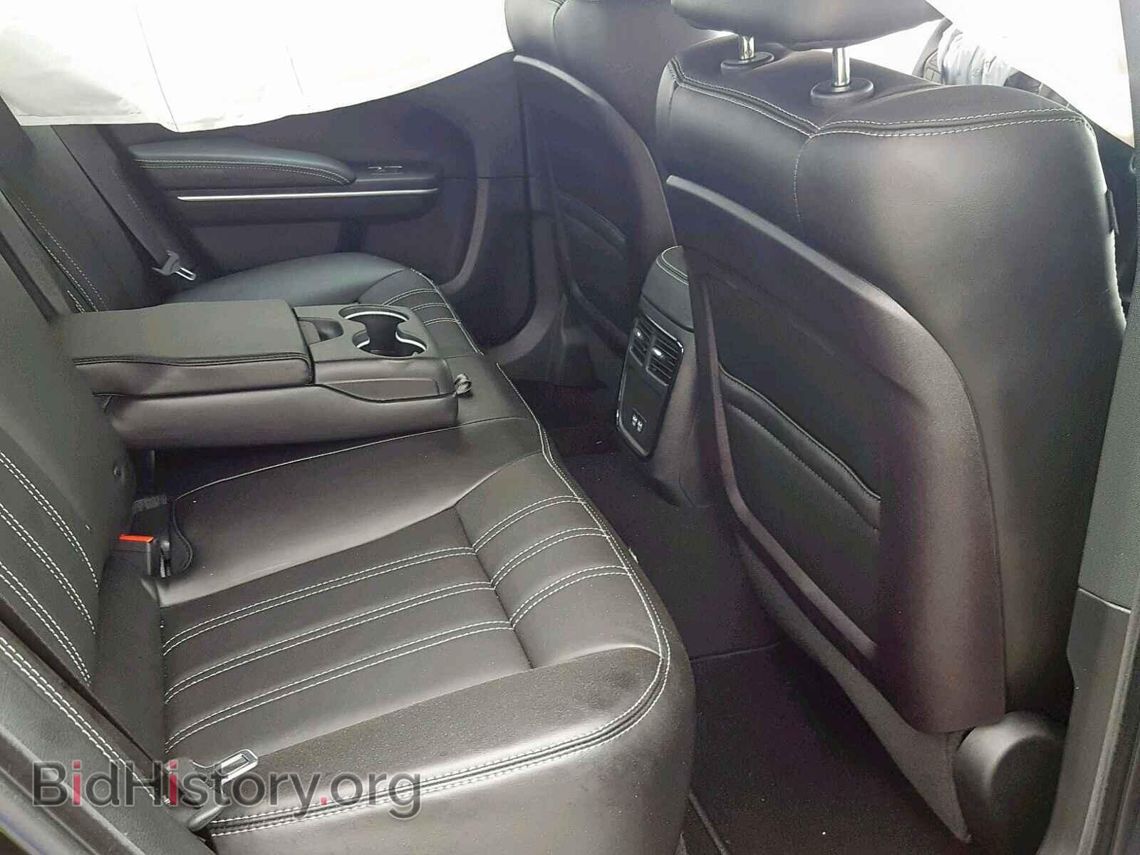 2019 CHRYSLER 300 - VIN: 2C3CCABG2KH660287 - Фото 6
