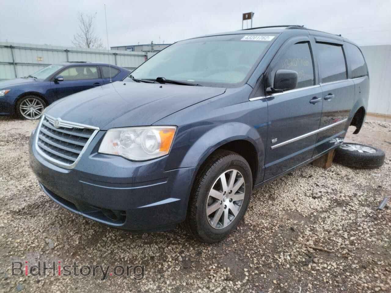 2009 CHRYSLER MINIVAN - VIN: 2A8HR54189R670707 - Фото 2