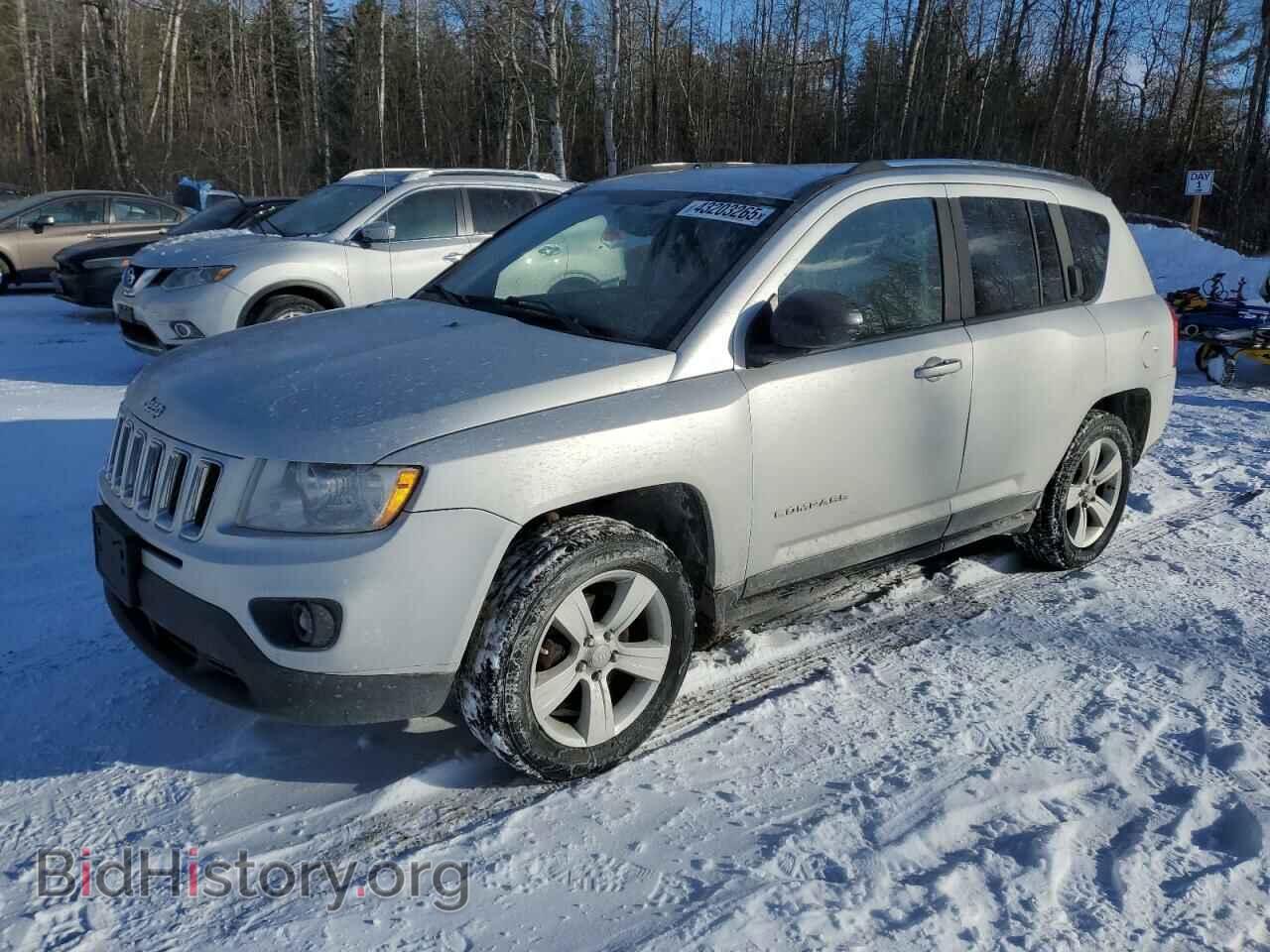 Photo 1J4NF4FB3BD256398 - JEEP COMPASS 2011
