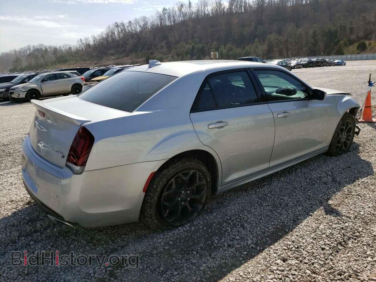 2019 CHRYSLER 300 - VIN: 2C3CCAGG4KH746225 - Фото 3