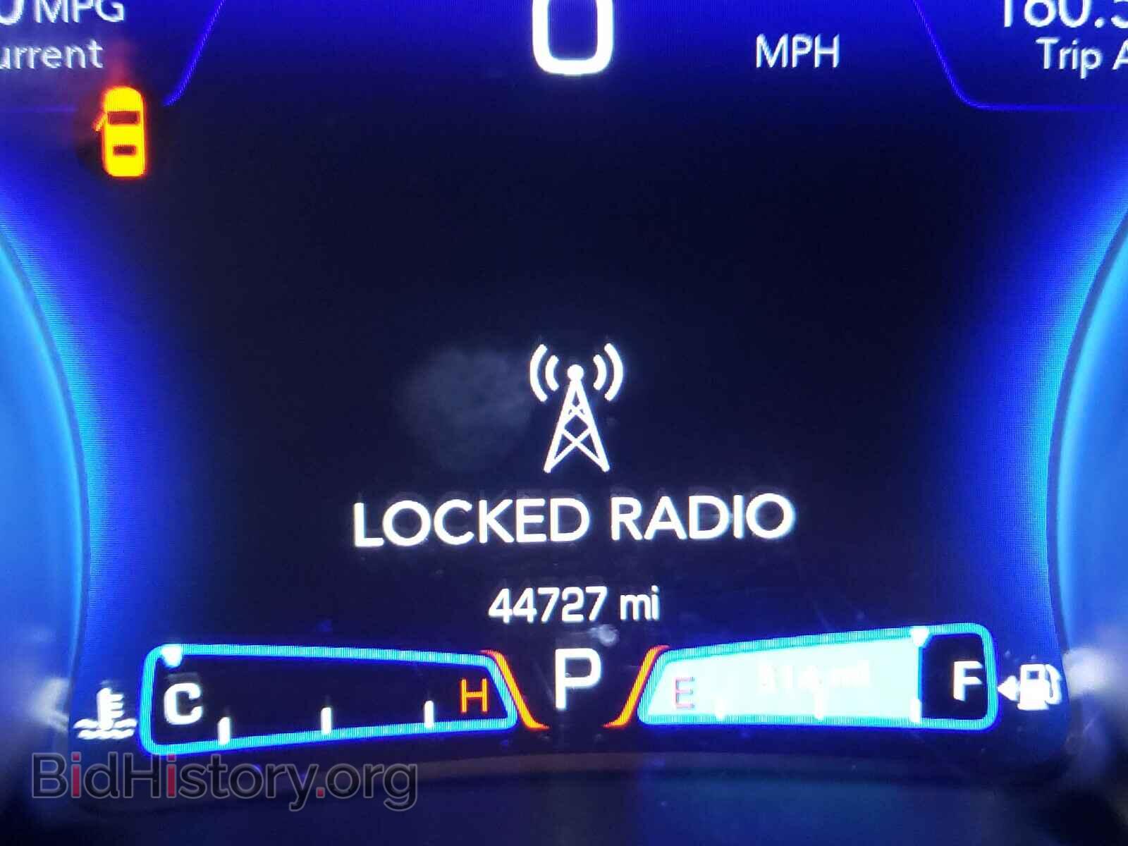 2019 CHRYSLER 300 - VIN: 2C3CCABG8KH539487 - Фото 8