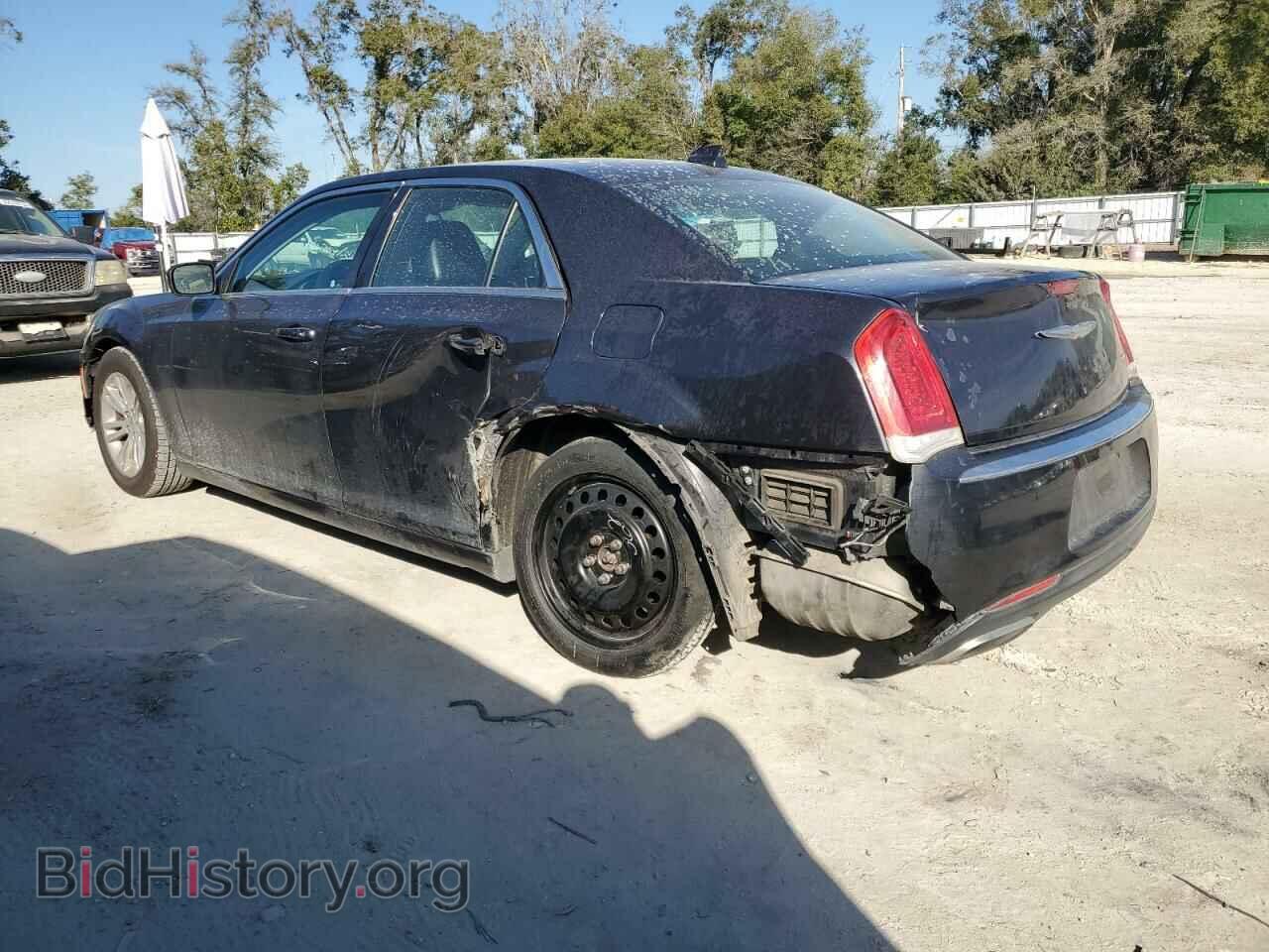 2017 CHRYSLER 300 - VIN: 2C3CCAAG3HH516550 - Фото 2