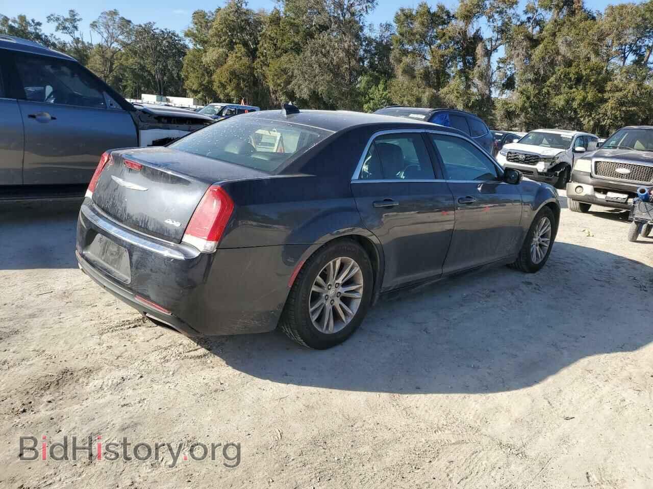 2017 CHRYSLER 300 - VIN: 2C3CCAAG3HH516550 - Фото 3