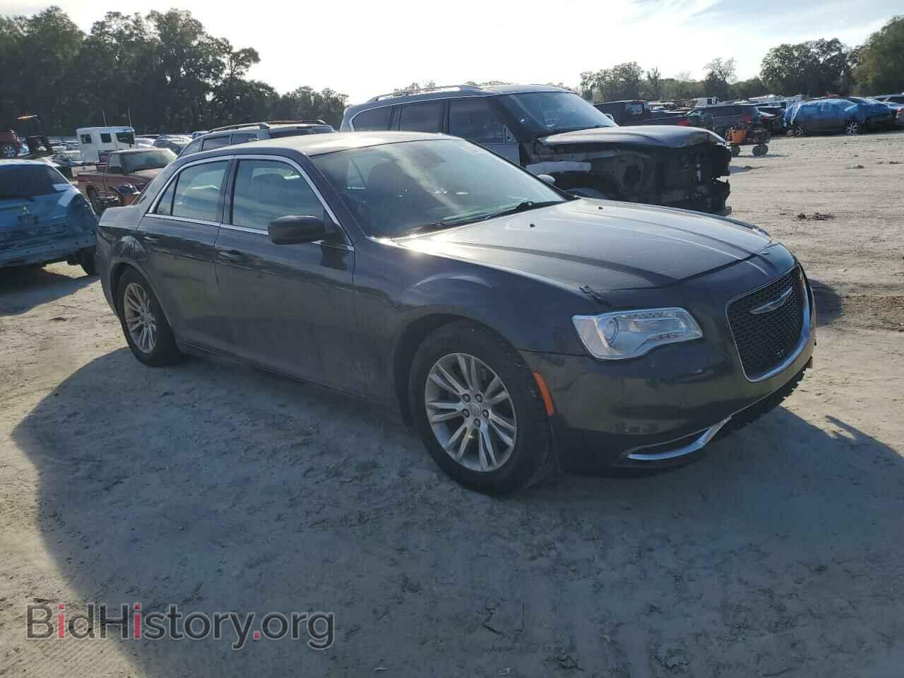 2017 CHRYSLER 300 - VIN: 2C3CCAAG3HH516550 - Фото 4