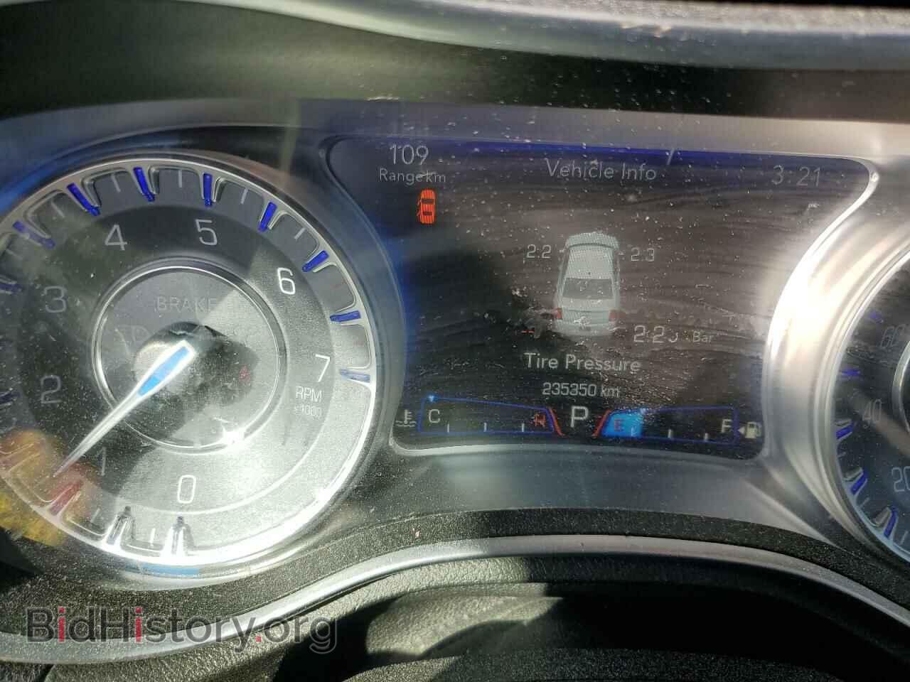 2017 CHRYSLER 300 - VIN: 2C3CCAAG3HH516550 - Фото 9