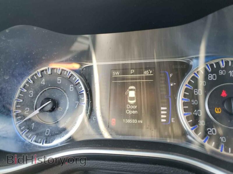 2015 Chrysler 200 (VIN 1C3CCCAB0FN553236) — photo 9 of 12