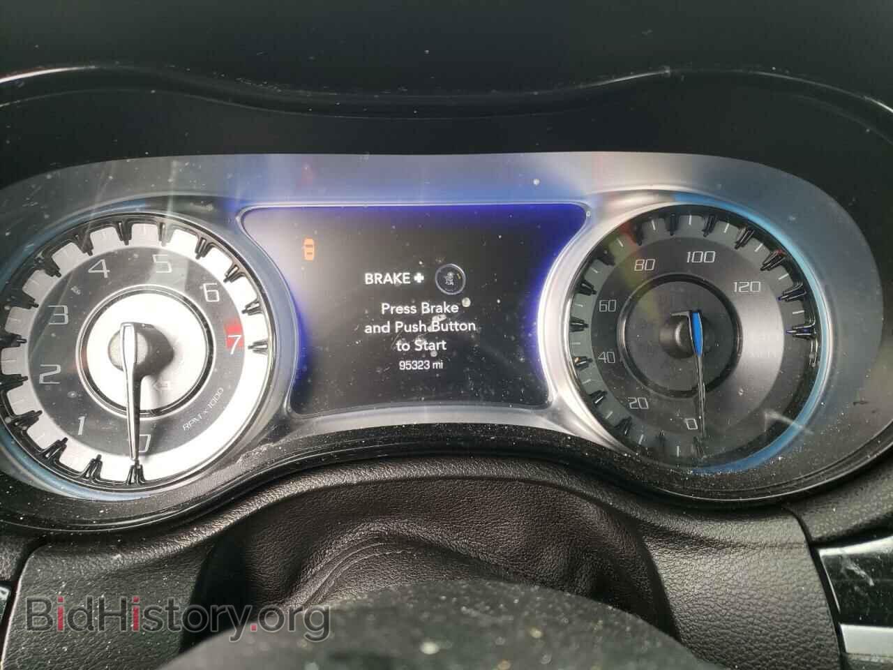 2019 CHRYSLER 300 - VIN: 2C3CCABGXKH609474 - Фото 9