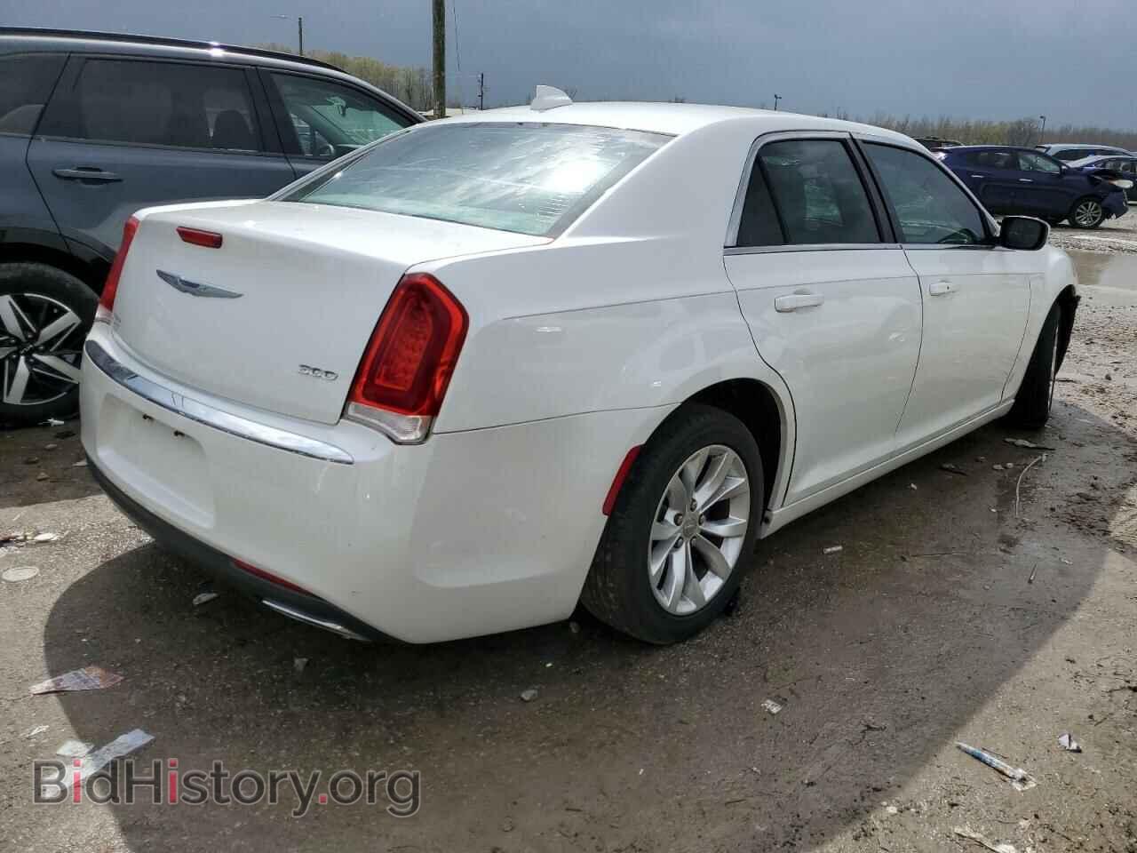 2015 CHRYSLER 300 - VIN: 2C3CCAAG0FH838107 - Фото 3