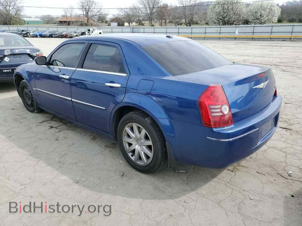2010 CHRYSLER 300 - VIN: 2C3CA5CV7AH143253 - Фото 2