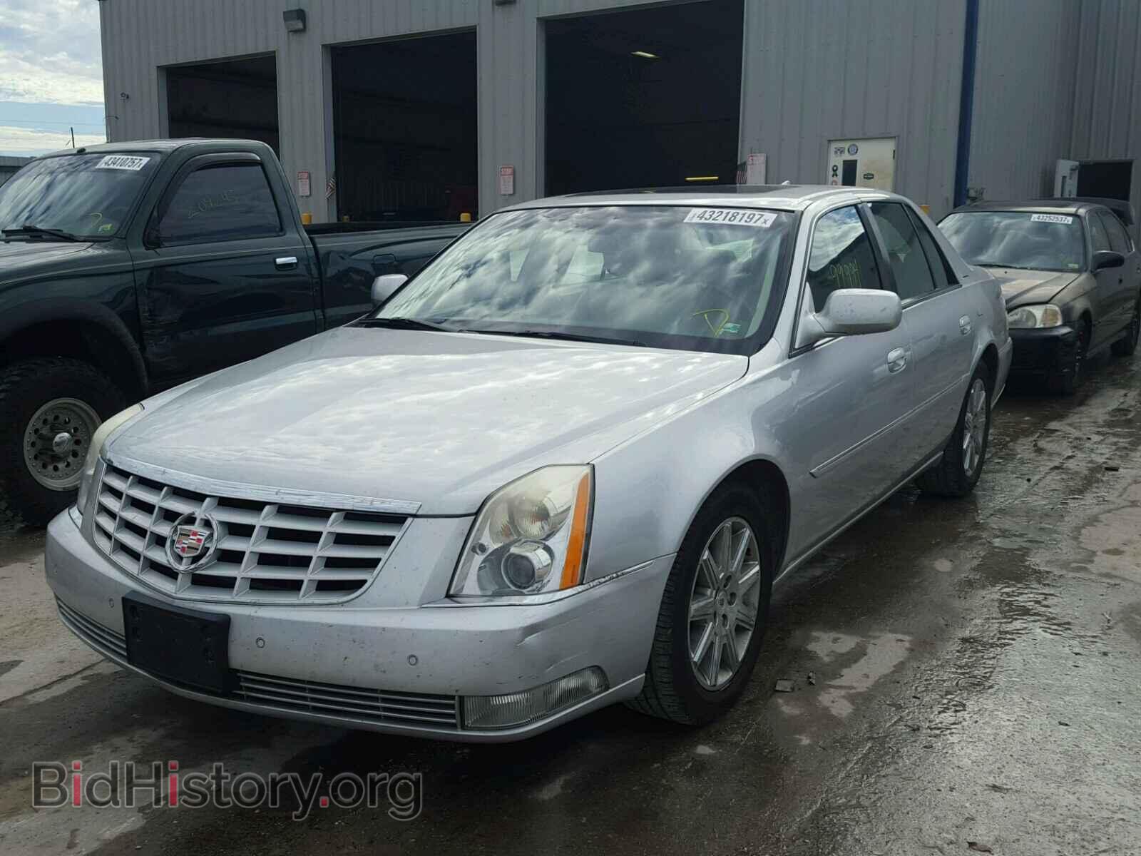 2011 CADILLAC DTS - VIN: 1G6KH5E60BU127499 - Фото 2