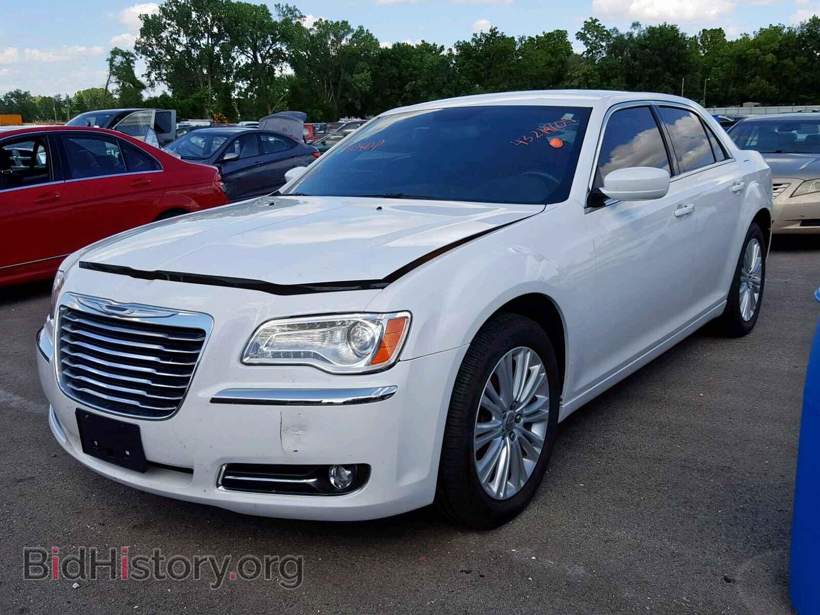 2013 CHRYSLER 300 - VIN: 2C3CCARG4DH740408 - Фото 2