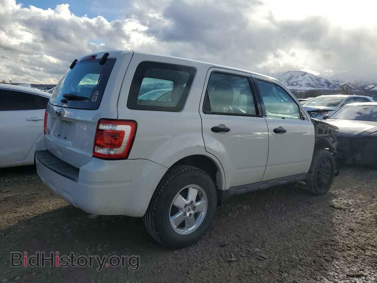 2011 FORD ESCAPE - VIN: 1FMCU0C76BKC52302 - Photo 3